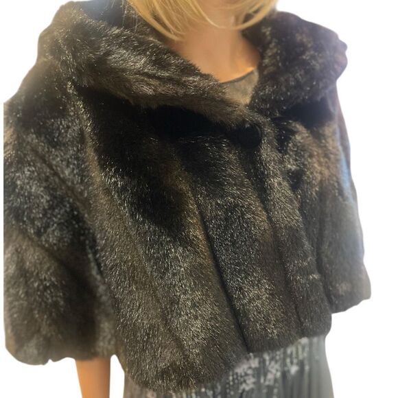 Kathleen for Sweet Herb Vintage Brown Faux Fur Shrug One Size Button - Picture 2 of 8